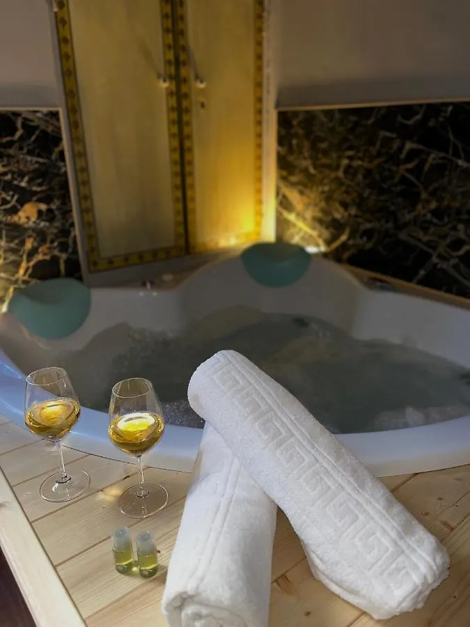Wineexperience- Wine&Jacuzzi Suite Λέτσε 0*,  Ιταλία